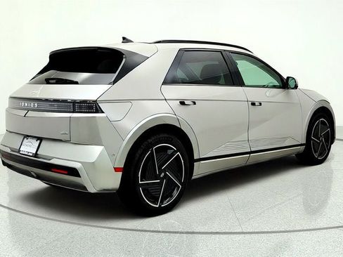 Used 2025 Hyundai Ioniq 5 Limited AWD/4WD image 5