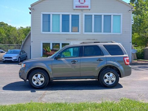Used 2012 Ford Escape XLT AWD/4WD image 2
