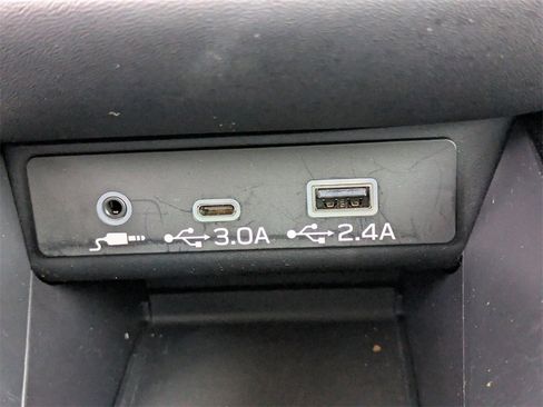 Used 2024 Subaru Outback Premium image 18