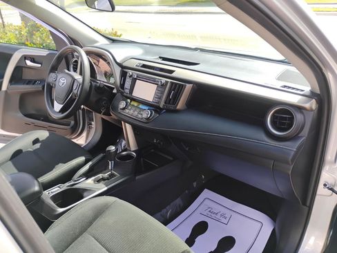 Used 2014 Toyota RAV4 XLE AWD/4WD image 43