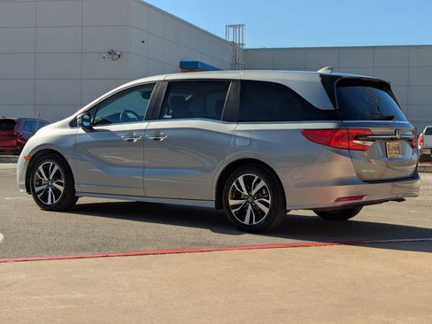 Used 2024 Honda Odyssey Touring image 5