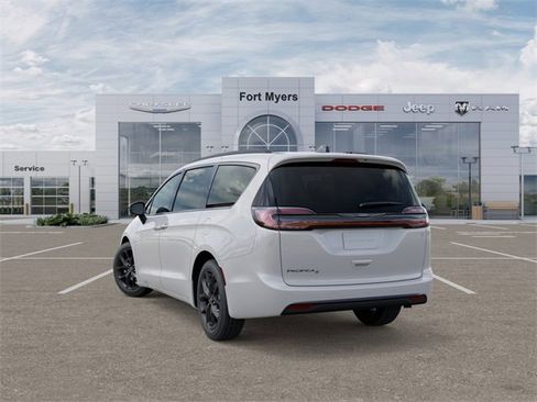New 2026 Chrysler Pacifica Select w/ S Appearance Package image 3