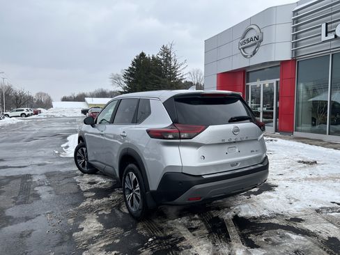 Used 2023 Nissan Rogue SV image 7