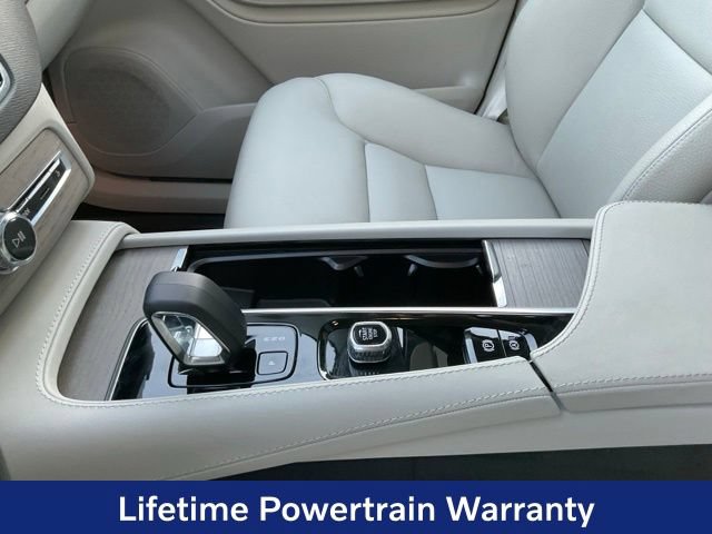 Certified 2024 Volvo XC90 B6 Plus w/ Protection Package Premier AWD/4WD image 16