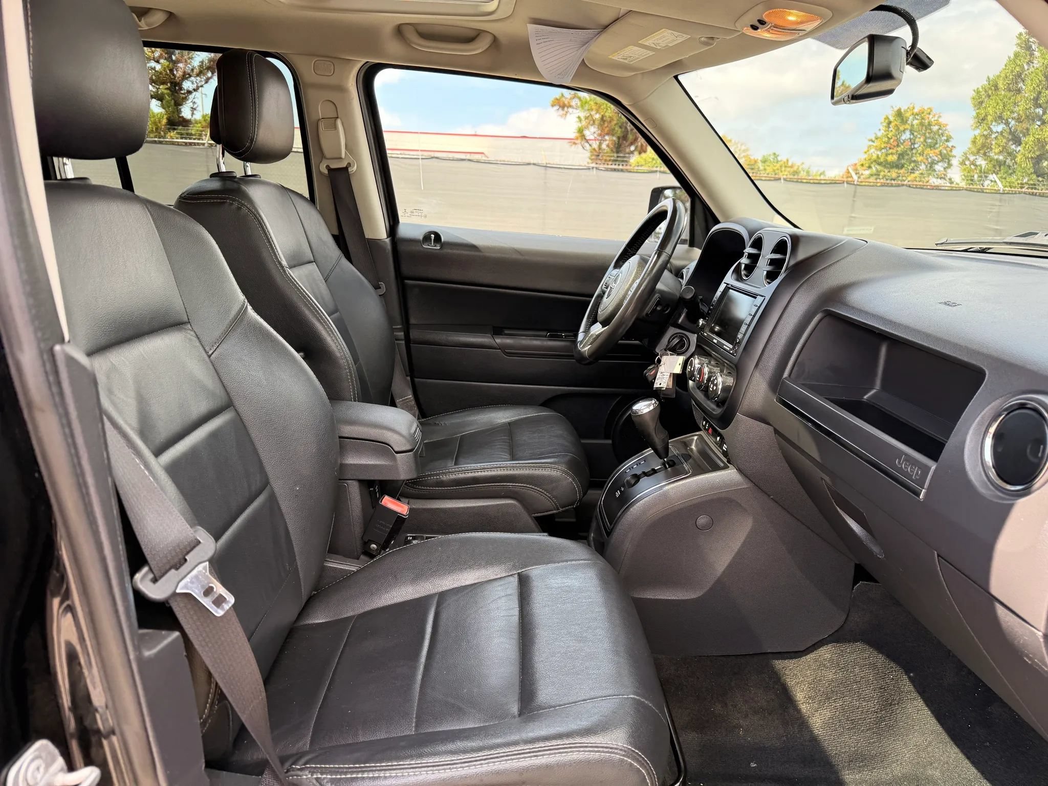 Used 2017 Jeep Patriot High Altitude AWD/4WD image 18