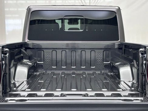 New 2025 Jeep Gladiator Mojave image 12