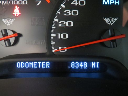 Used 2004 Chevrolet Corvette Convertible w/ Preferred Equipment Group RWD image 20