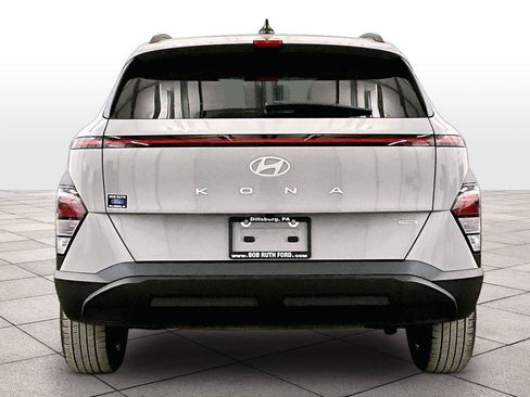 Used 2025 Hyundai Kona SEL image 4