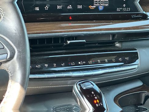 Used 2021 Cadillac Escalade Sport Platinum w/ LPO, ONYX Package AWD/4WD image 18