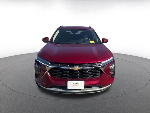 Used 2025 Chevrolet Trax LT image 4