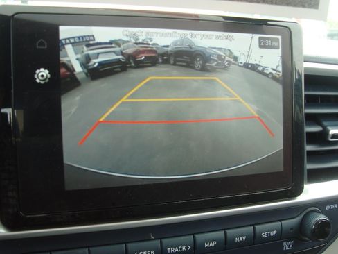 Used 2023 Hyundai Venue Limited w/ Cargo Package FWD image 14