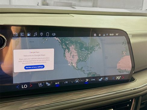 New 2025 Chevrolet Suburban Premier image 8