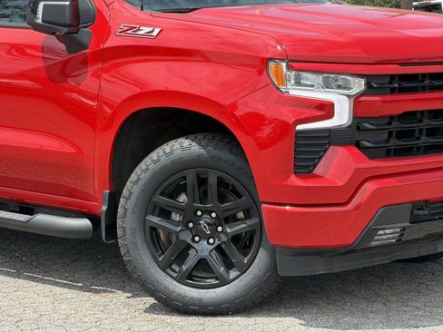 Used 2023 Chevrolet Silverado 1500 RST w/ Convenience Package II AWD/4WD image 3