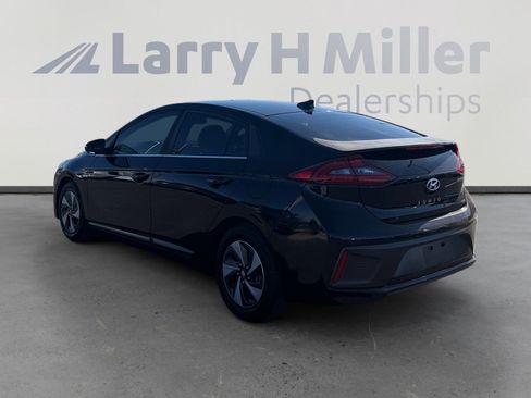Used 2018 Hyundai Ioniq SEL image 3