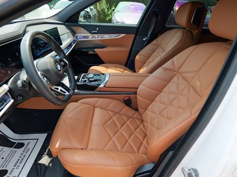 Used 2024 BMW 740i xDrive w/ Premium Package 2 AWD/4WD image 21