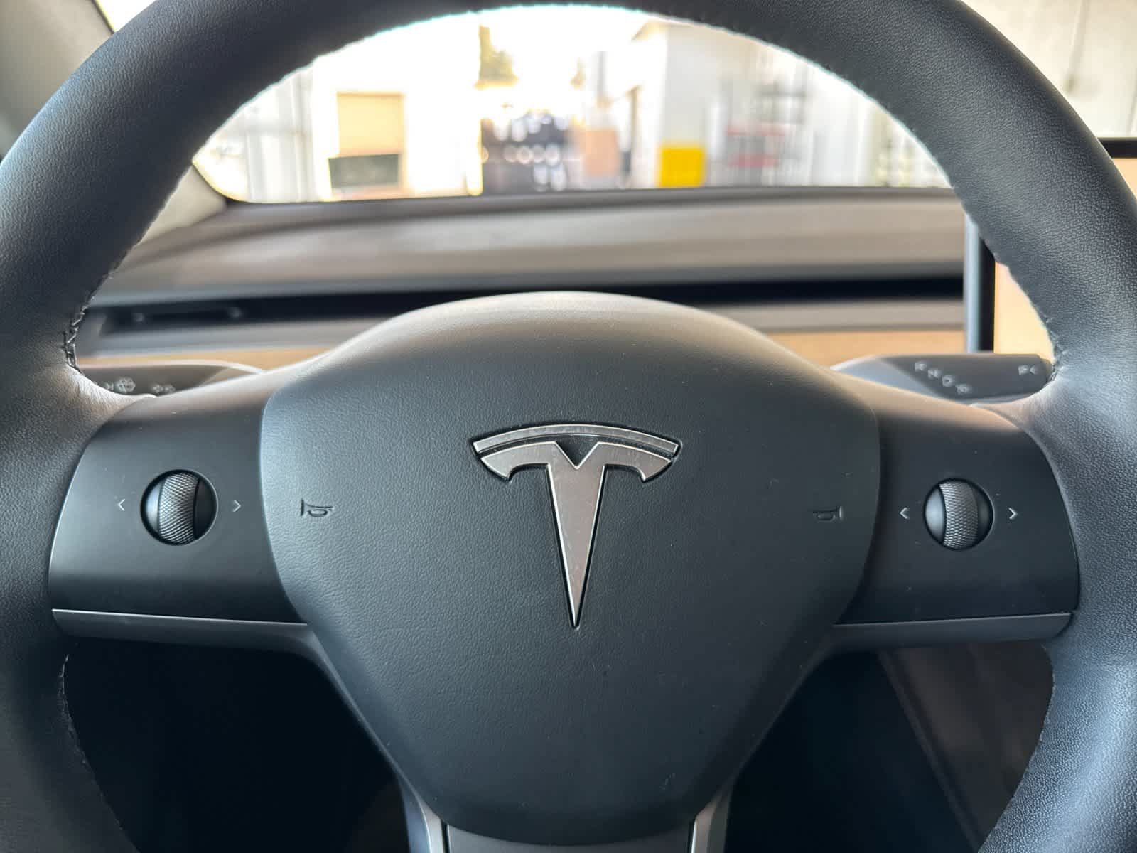 Used 2023 Tesla Model Y AWD image 24