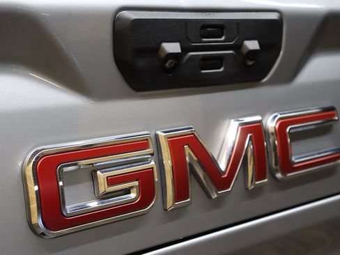 Used 2025 GMC Sierra 2500 AT4 w/ AT4 Preferred Package AWD/4WD image 31
