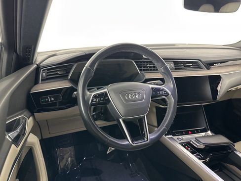 Used 2024 Audi Q8 e-tron Premium Plus image 14