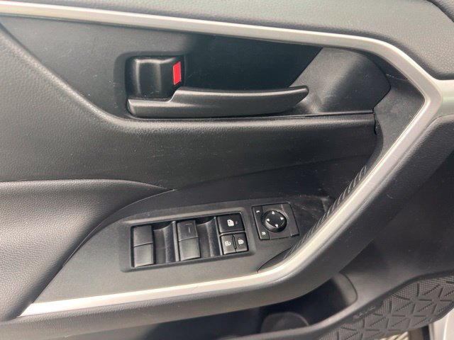 Used 2019 Toyota RAV4 LE w/ Carpet Mat Package AWD/4WD image 13