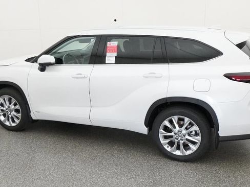 New 2026 Toyota Highlander Limited image 4