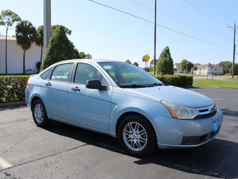 Used 2009 Ford Focus SE image 3