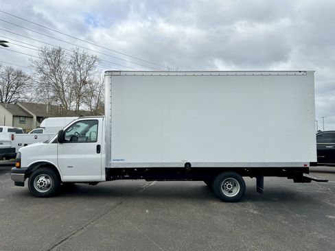 New 2025 GMC Savana 3500 Extended w/ Power Convenience Package RWD image 4