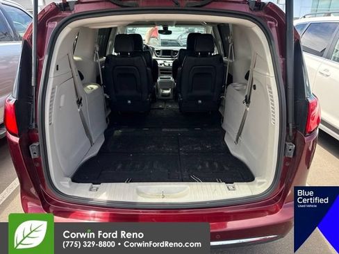 Used 2019 Chrysler Pacifica Touring-L FWD image 8