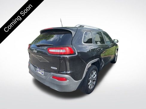 Used 2018 Jeep Cherokee Latitude Plus AWD/4WD image 5