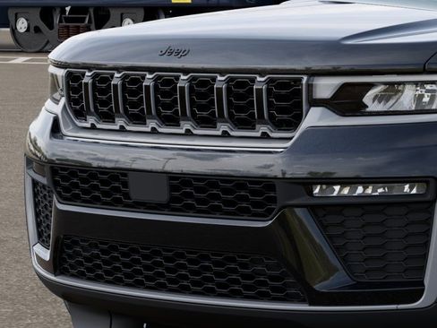 New 2026 Jeep Grand Cherokee L Limited AWD/4WD image 11