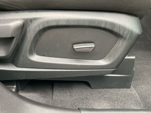 Used 2022 Ford Explorer XLT image 19