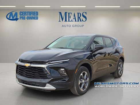 Used 2025 Chevrolet Blazer LT image 1
