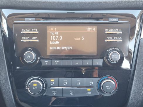 Used 2016 Nissan Rogue S image 17