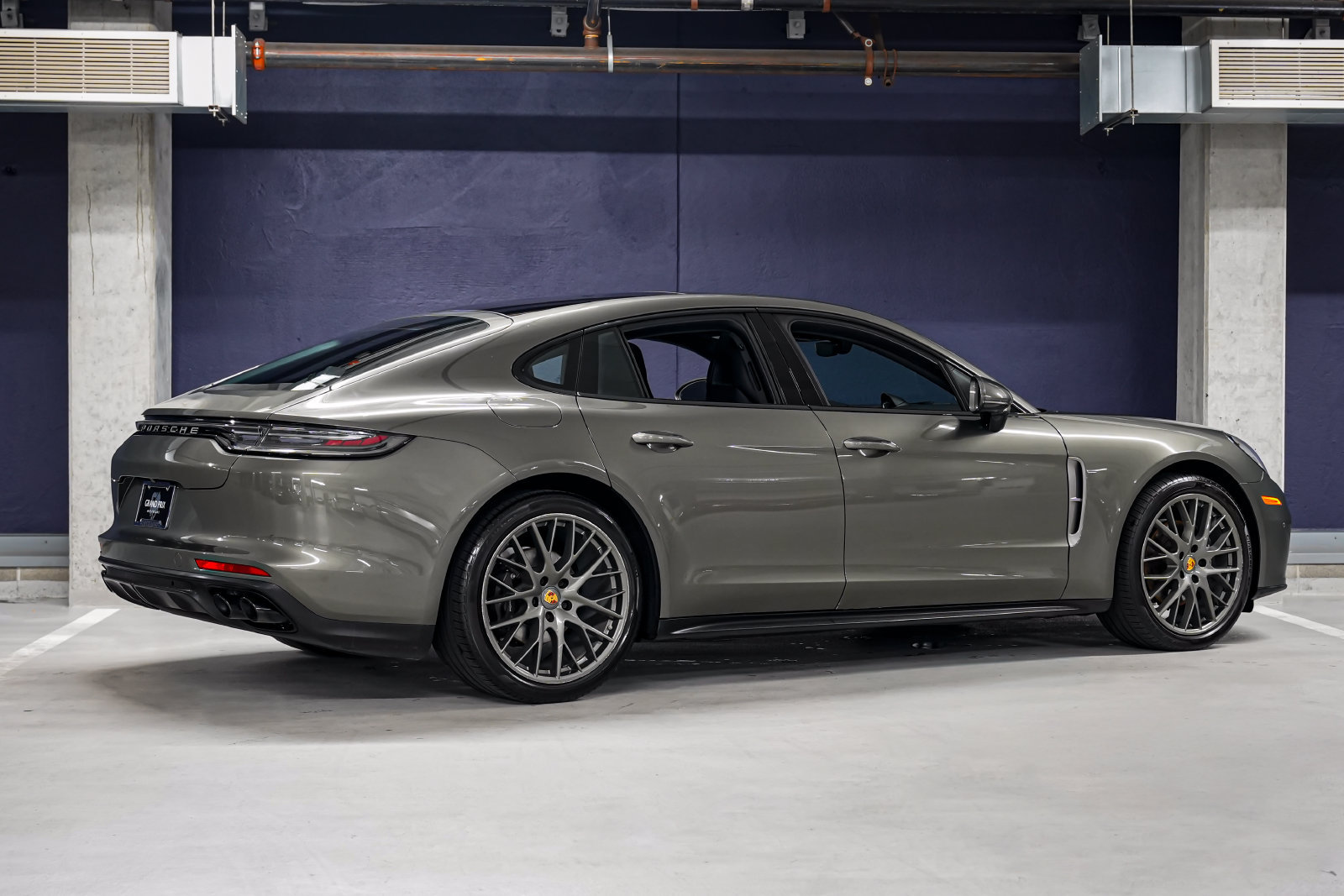 Used 2023 Porsche Panamera Platinum Edition RWD image 3
