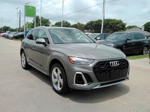 Used 2023 Audi Q5 2.0T Premium Plus w/ Premium Plus Package AWD/4WD image 4
