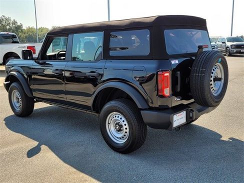 New 2025 Ford Bronco 4-Door image 8