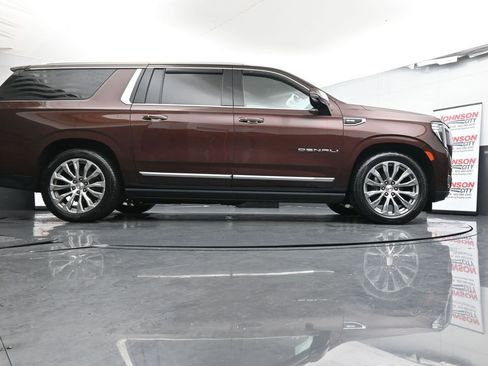 Used 2022 GMC Yukon XL Denali w/ Denali Ultimate Package image 46