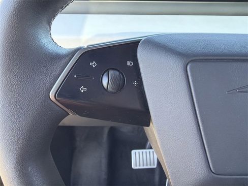 Used 2024 Tesla Cybertruck AWD Crew Cab image 9