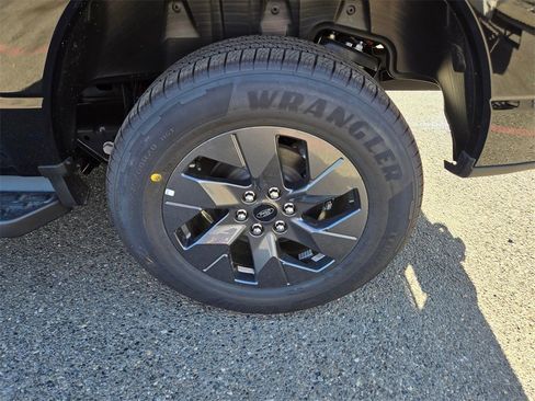 New 2025 Ford F150 Lightning Lariat image 9