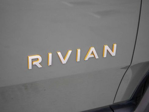 Used 2024 Rivian R1S Launch Edition Quad AWD/4WD image 8
