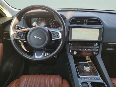 Used 2019 Jaguar F-PACE Portfolio image 13
