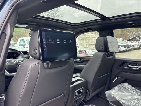 New 2026 GMC Yukon Denali image 8