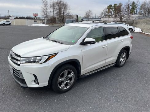 Used 2019 Toyota Highlander Limited image 4