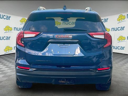 Used 2023 GMC Terrain SLE w/ Driver Convenience Package image 5