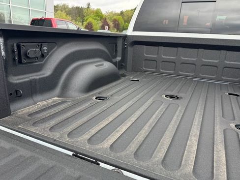New 2026 RAM 2500 Laramie AWD/4WD image 42