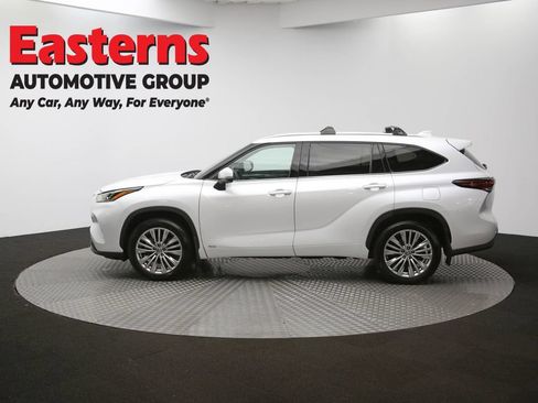Used 2024 Toyota Highlander Platinum AWD/4WD image 66