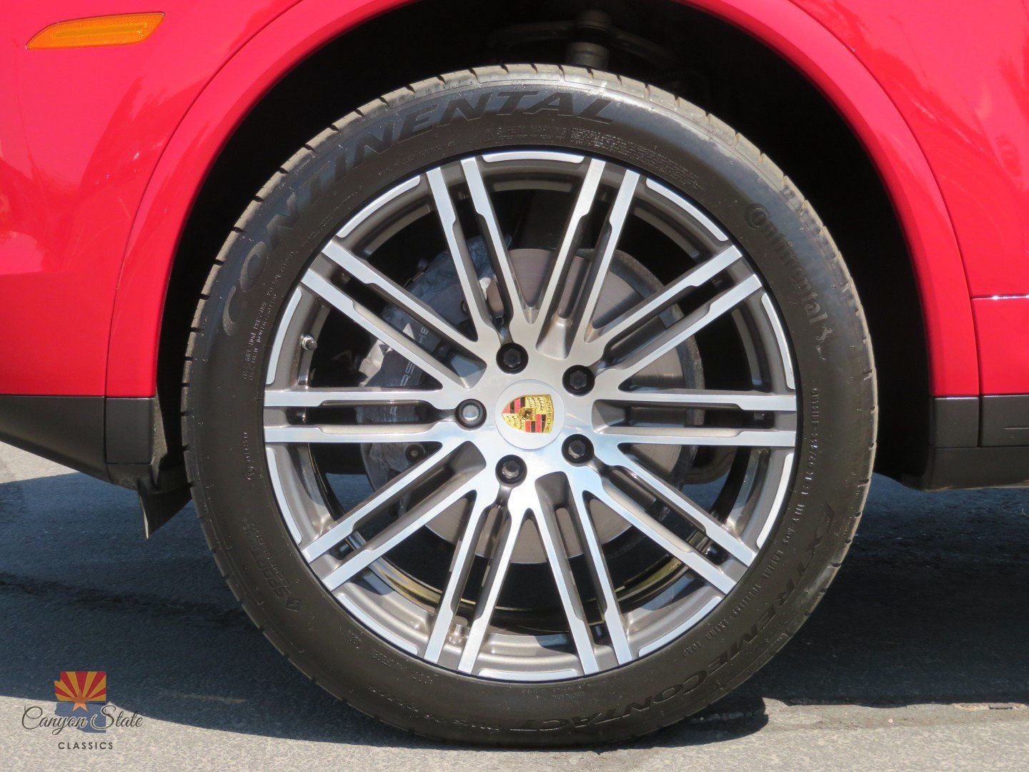Used 2016 Porsche Cayenne w/ Premium Package AWD/4WD image 14