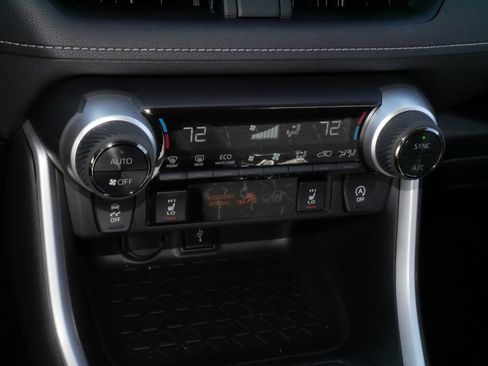 Certified 2022 Toyota RAV4 XLE w/ Convenience Package AWD/4WD image 23