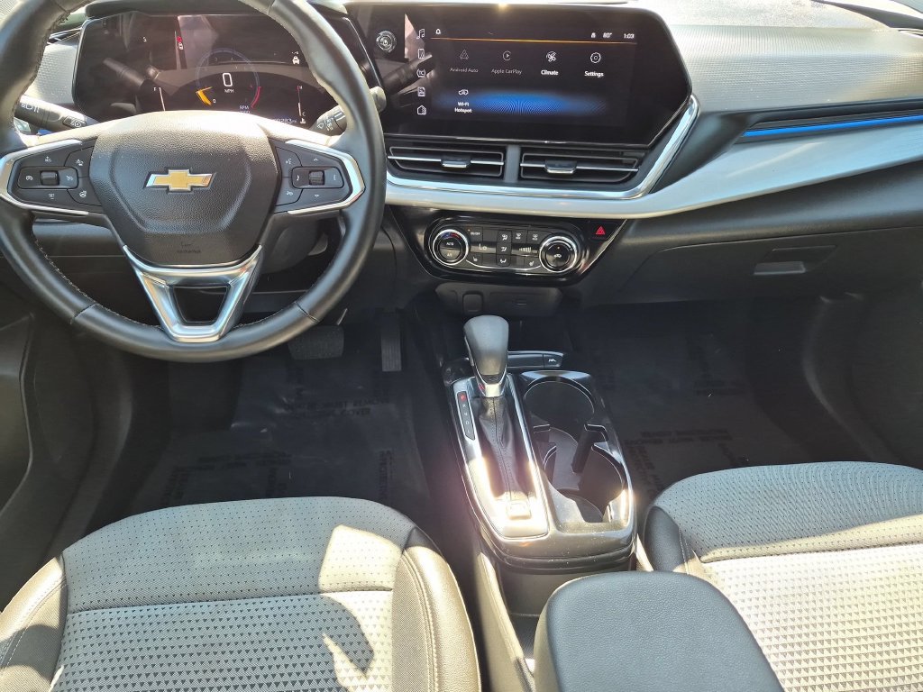 Used 2025 Chevrolet Trax LT w/ LT Convenience Package FWD image 18