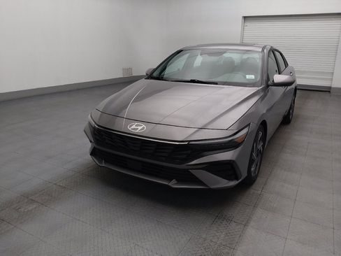 Used 2025 Hyundai Elantra SEL FWD image 15