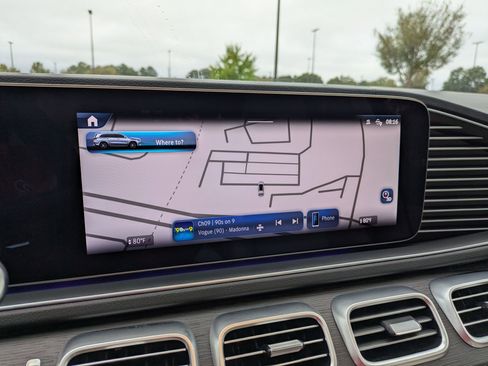 Used 2024 Mercedes-Benz GLS 450 4MATIC image 27